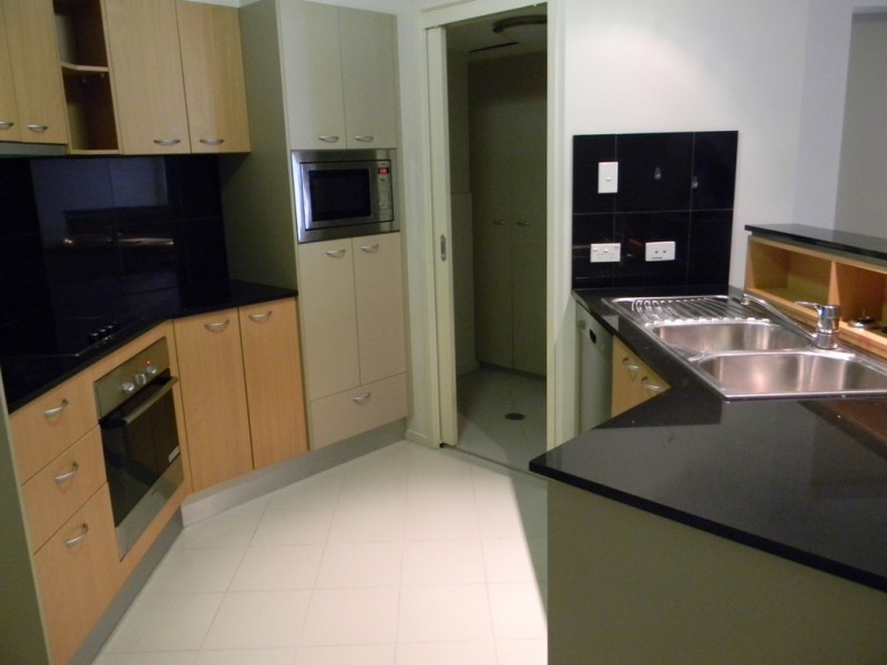 21 CYPRESS AVENUE, Surfers Paradise QLD 4217