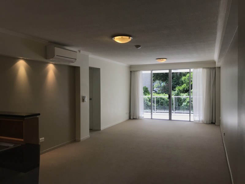 21 CYPRESS AVENUE, Surfers Paradise QLD 4217