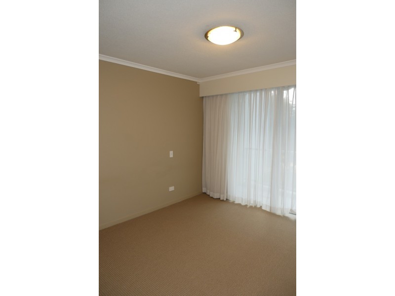 21 CYPRESS AVENUE, Surfers Paradise QLD 4217