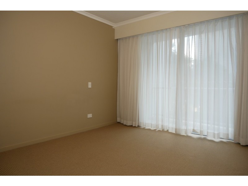 21 CYPRESS AVENUE, Surfers Paradise QLD 4217