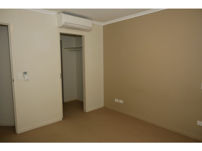 21 CYPRESS AVENUE, Surfers Paradise QLD 4217