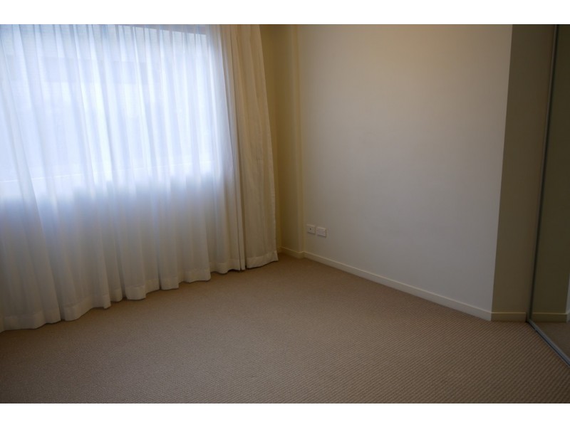 21 CYPRESS AVENUE, Surfers Paradise QLD 4217