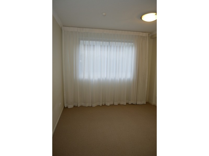 21 CYPRESS AVENUE, Surfers Paradise QLD 4217