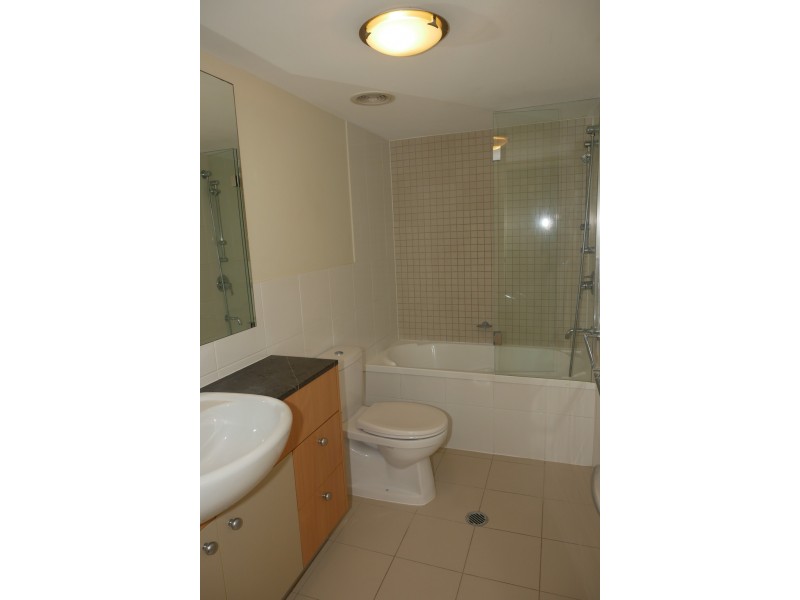 21 CYPRESS AVENUE, Surfers Paradise QLD 4217