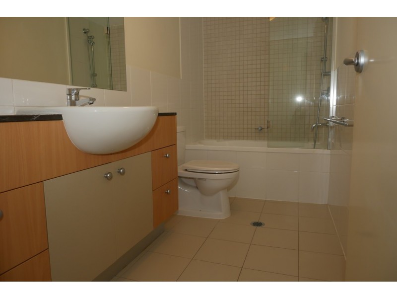 21 CYPRESS AVENUE, Surfers Paradise QLD 4217