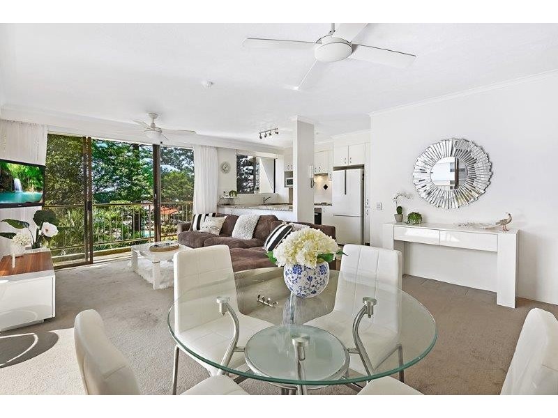 11/22 Armrick Ave, Broadbeach QLD 4218