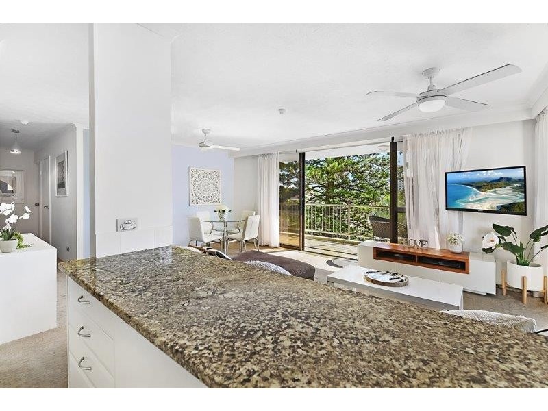 11/22 Armrick Ave, Broadbeach QLD 4218