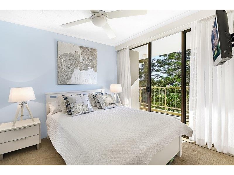 11/22 Armrick Ave, Broadbeach QLD 4218