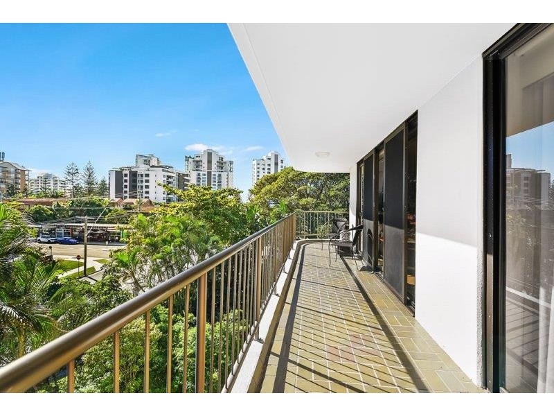 11/22 Armrick Ave, Broadbeach QLD 4218