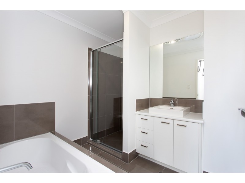 3/60 Grahams Rd, Strathpine QLD 4500