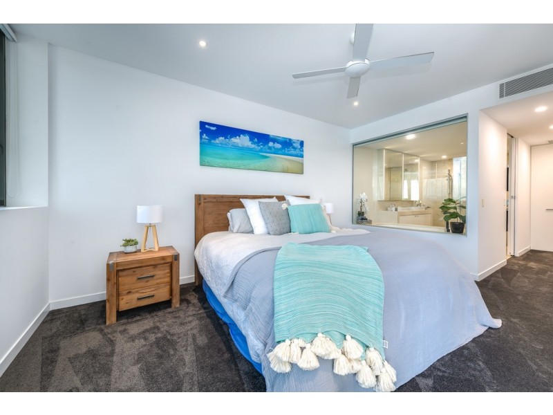 Paradise Point QLD 4216