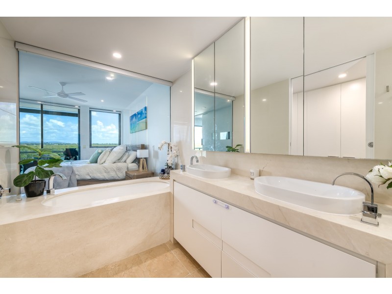 Paradise Point QLD 4216