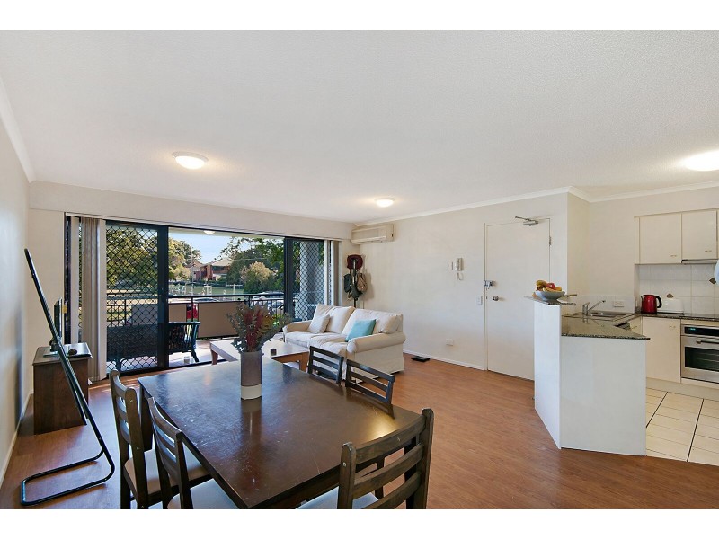8/55 HARRIES ROAD, Coorparoo QLD 4151