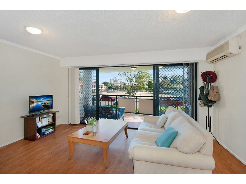 8/55 HARRIES ROAD, Coorparoo QLD 4151