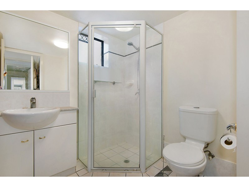 8/55 HARRIES ROAD, Coorparoo QLD 4151