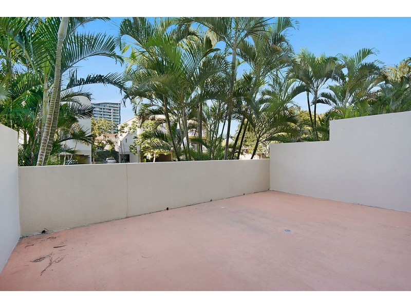 8/55 HARRIES ROAD, Coorparoo QLD 4151