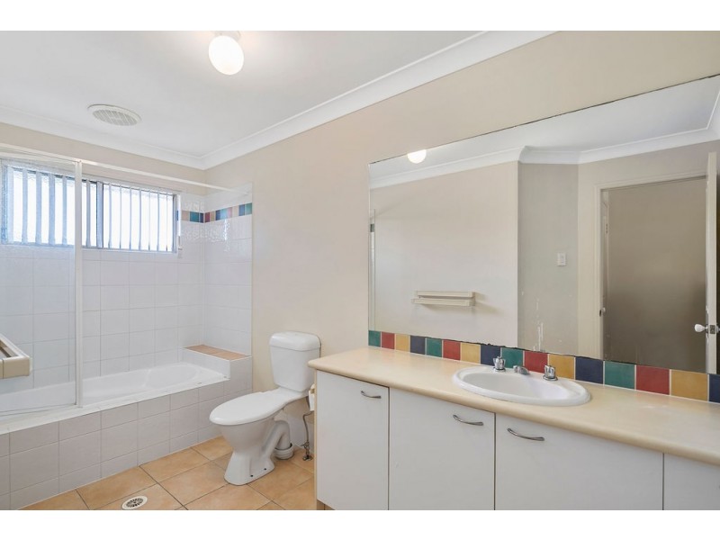 9 / 250 Manly Road, Manly West QLD 4179