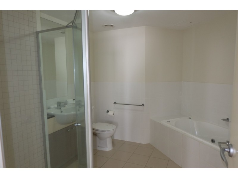 21 CYPRESS AVENUE, Surfers Paradise QLD 4217