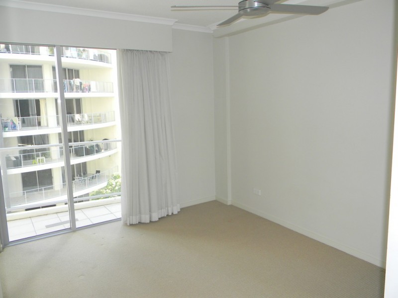 21 CYPRESS AVENUE, Surfers Paradise QLD 4217