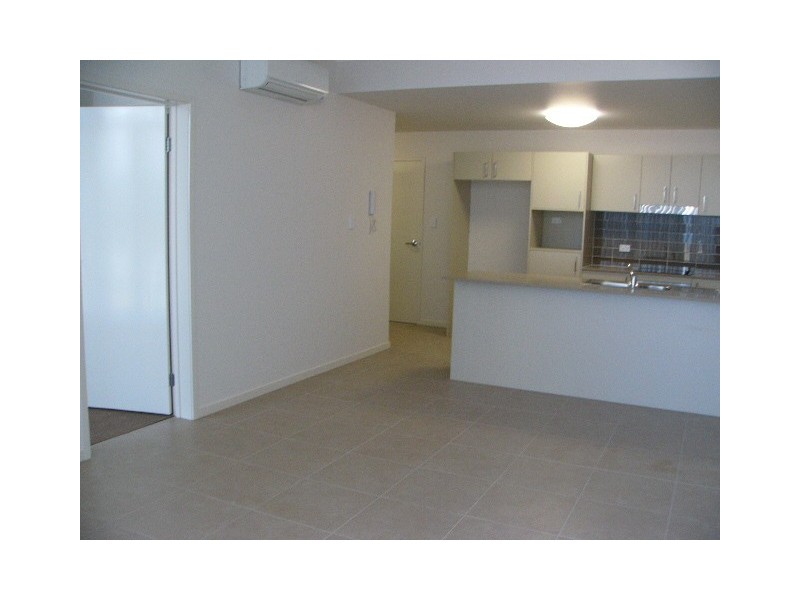 B6/3 McLennan Court, North Lakes QLD 4509