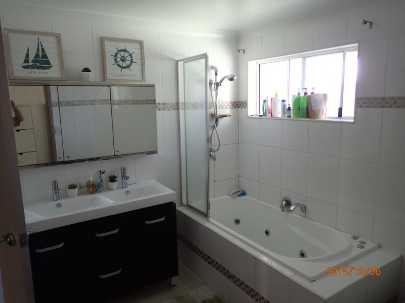 8/97 EDMUND RICE DRIVE, Southport QLD 4215