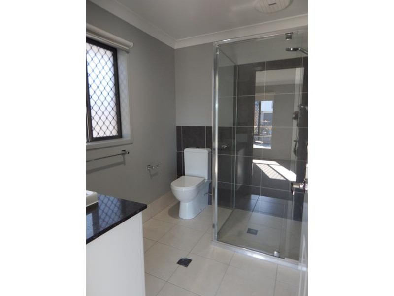 24 Mount Huntley, Park Ridge QLD 4125