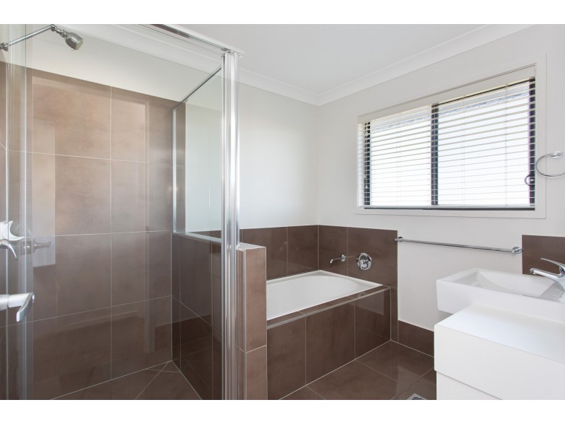 60 Grahams Road, Strathpine QLD 4500