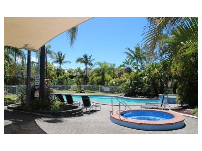 18/33 Edmund Rice Drive, Southport QLD 4215