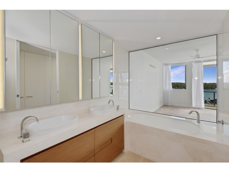 Paradise Point QLD 4216