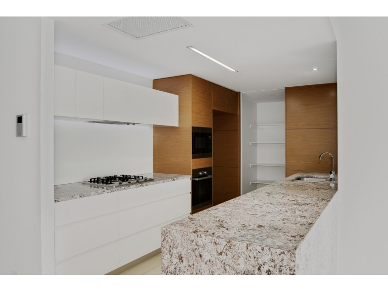 Paradise Point QLD 4216