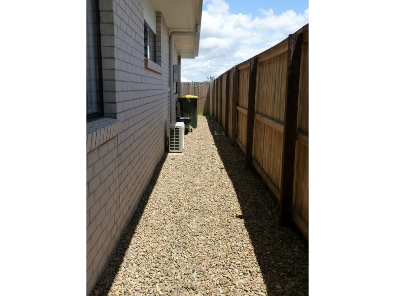 34 Manhattan Crescent, North Lakes QLD 4509