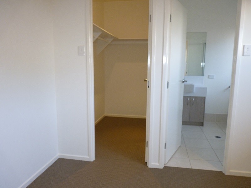 34 Manhattan Crescent, North Lakes QLD 4509