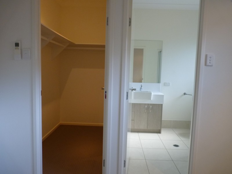 34 Manhattan Crescent, North Lakes QLD 4509