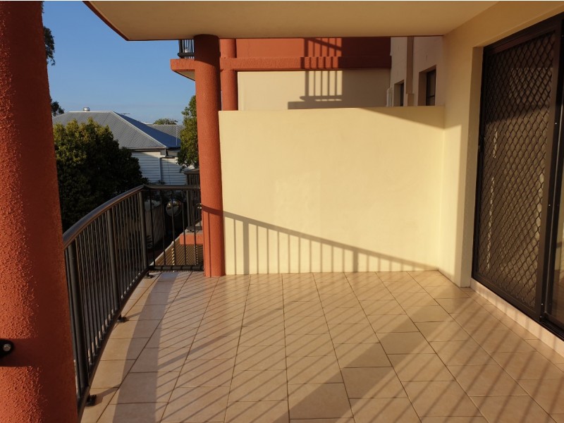 15 Dansie Street, Greenslopes QLD 4120