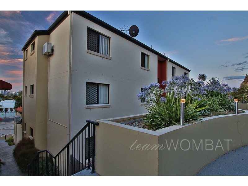 15 Dansie Street, Greenslopes QLD 4120