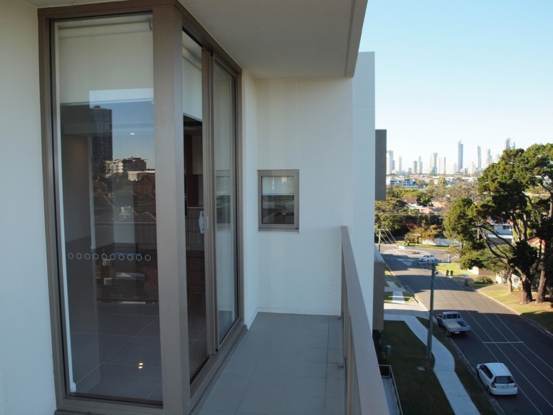 5 Chester Terrace, Southport QLD 4215