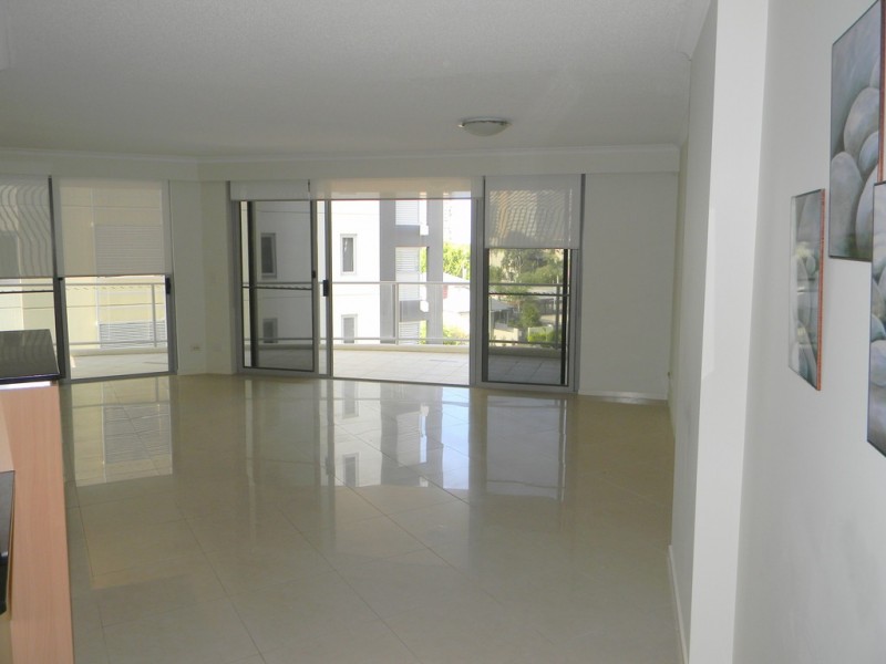 21 CYPRESS AVENUE, Surfers Paradise QLD 4217