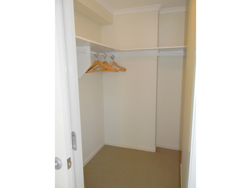 21 CYPRESS AVENUE, Surfers Paradise QLD 4217