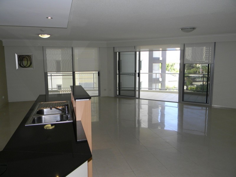 21 CYPRESS AVENUE, Surfers Paradise QLD 4217