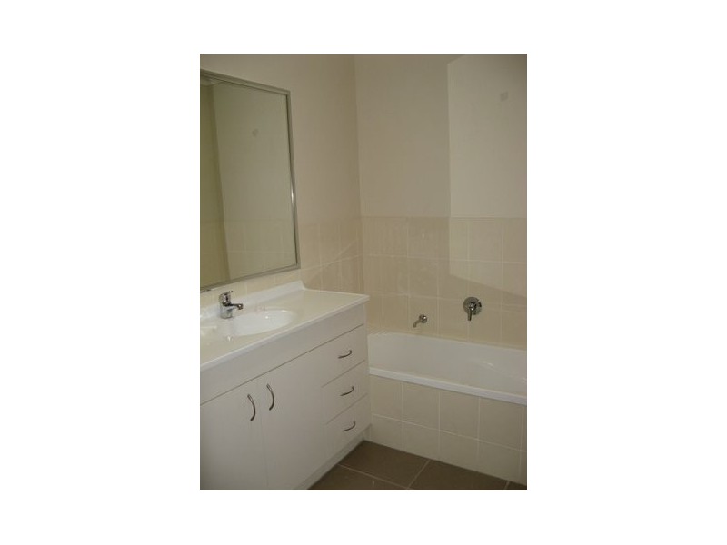 10/06 Canton Court, Manly West QLD 4179