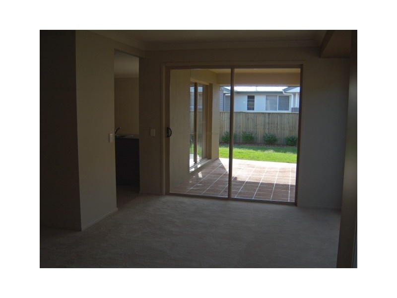 11 Lachlan Drive, Wakerley QLD 4154