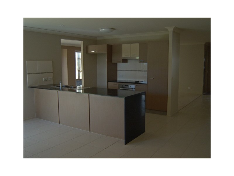 11 Lachlan Drive, Wakerley QLD 4154