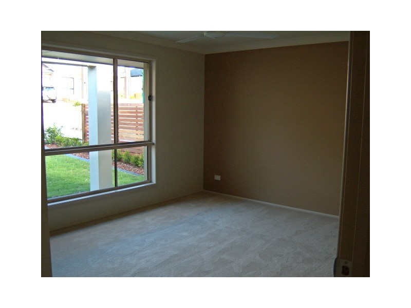 11 Lachlan Drive, Wakerley QLD 4154