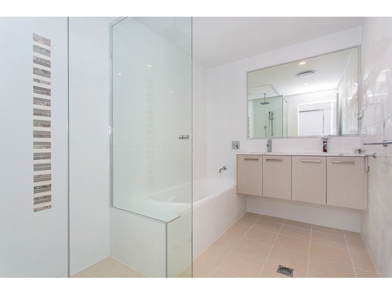 11 Andrews St, Southport QLD 4215