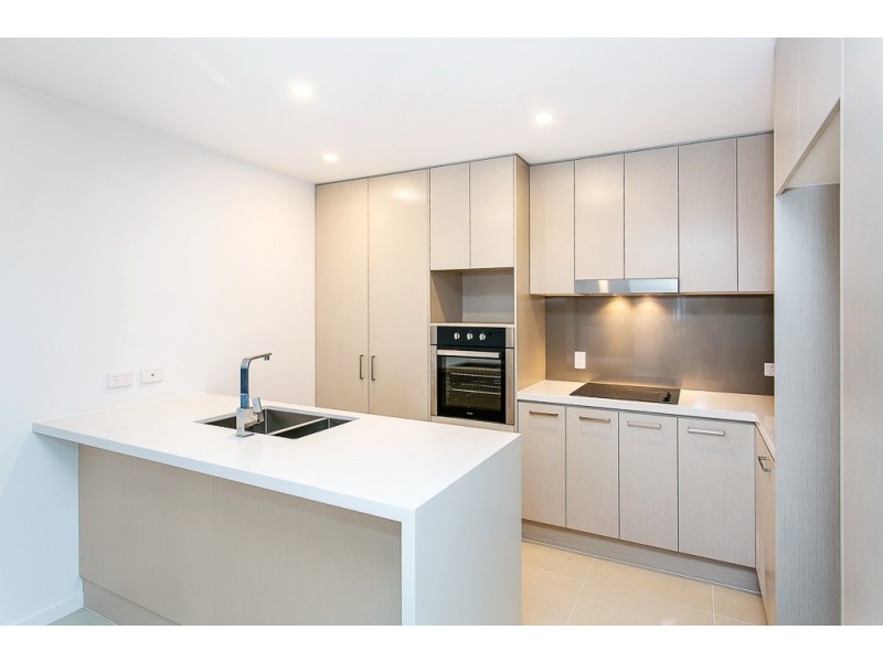 11 Andrews St, Southport QLD 4215