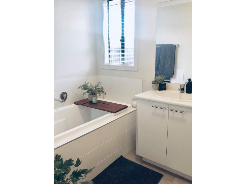 23 HELSINKI STREET, Spring Mountain QLD 4124