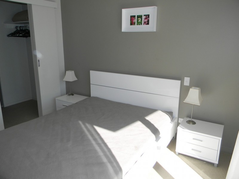 21 CYPRESS AVENUE, Surfers Paradise QLD 4217