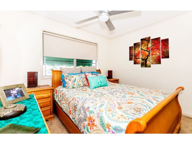 16 Coachwood St, Crestmead QLD 4132