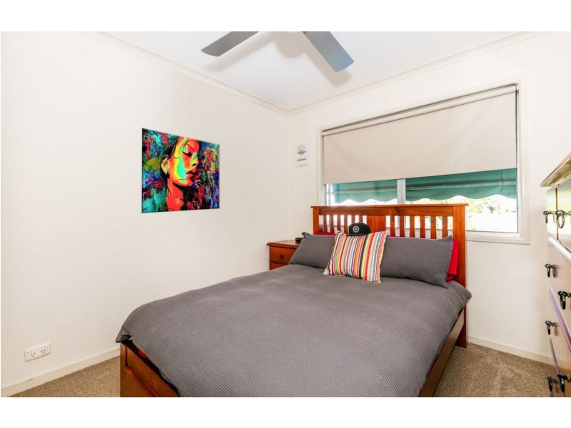 16 Coachwood St, Crestmead QLD 4132