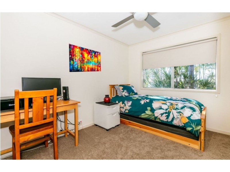 16 Coachwood St, Crestmead QLD 4132